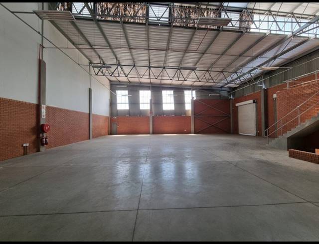 608M² WAREHOUSE TO LET IN LONGLAKE